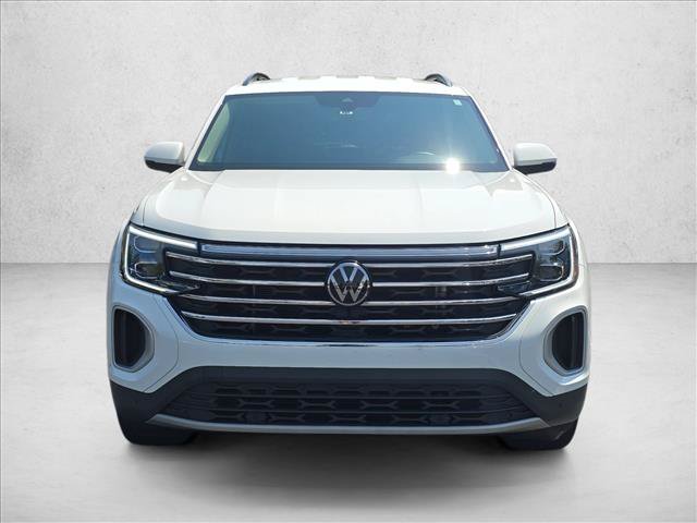 Used 2024 Volkswagen Atlas SE w/ Black Wheel Package FWD image 2