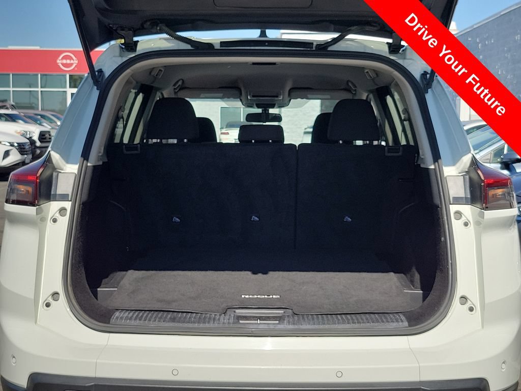 Used 2024 Nissan Rogue S FWD image 22