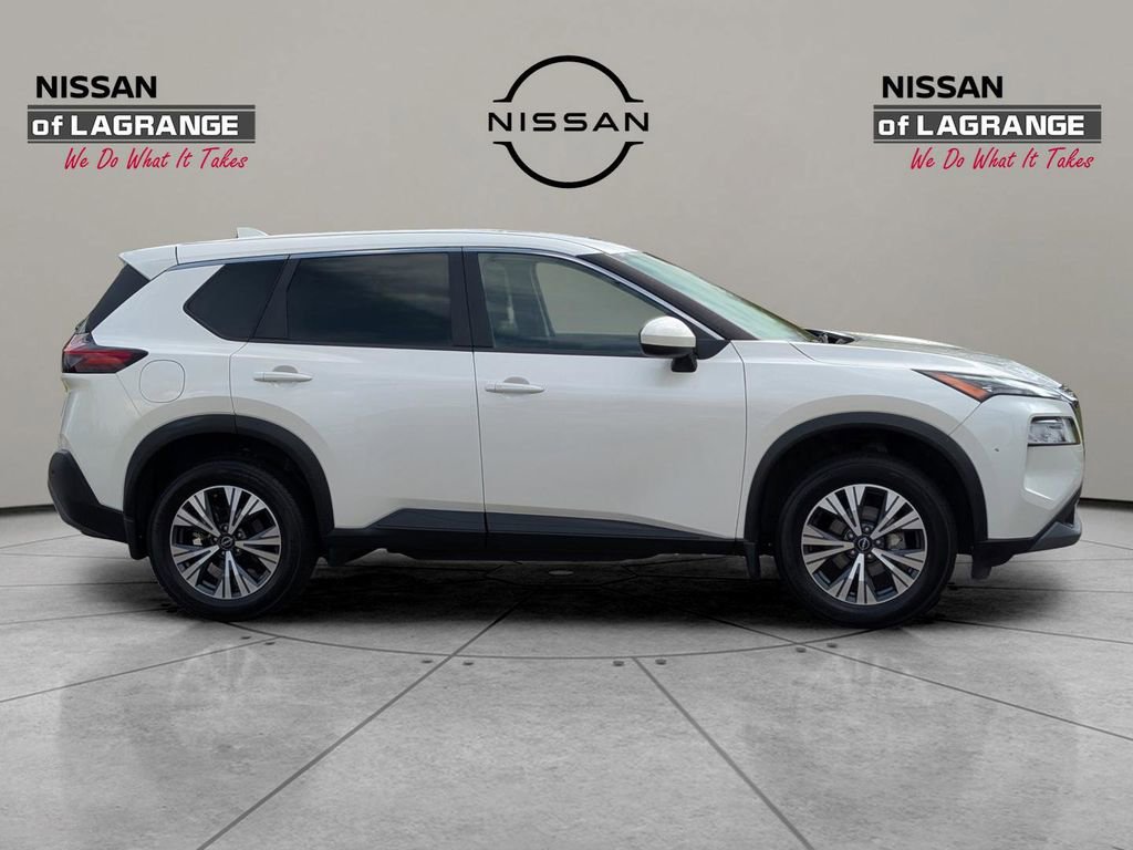 Used 2023 Nissan Rogue SV FWD image 4