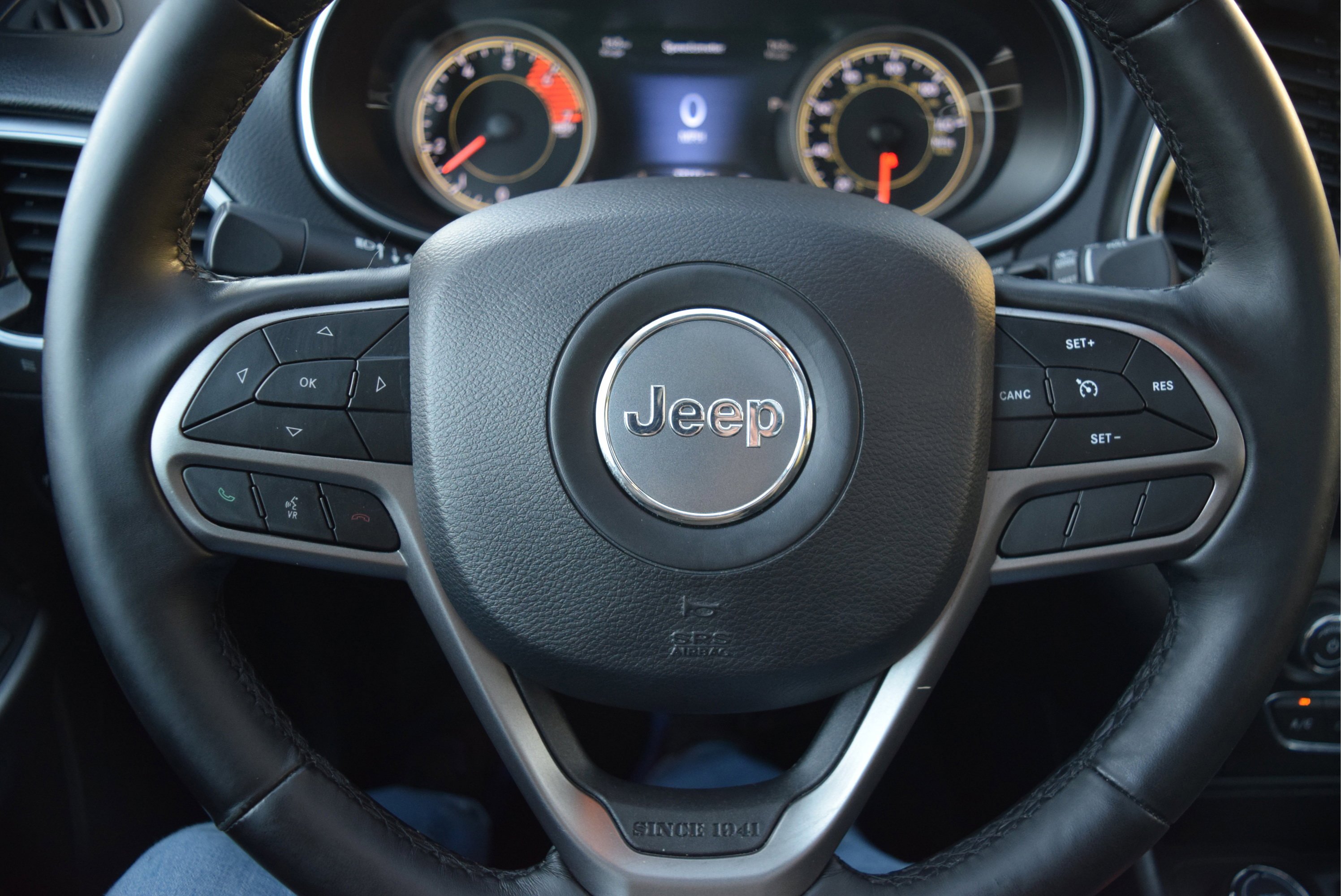 Used 2020 Jeep Cherokee Limited image 11