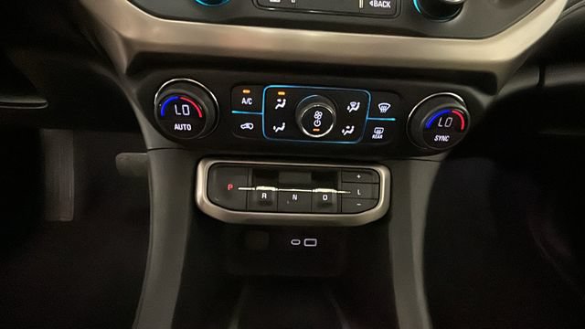 Used 2021 GMC Acadia Denali AWD/4WD image 22