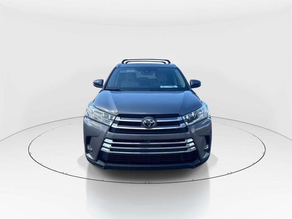 Used 2019 Toyota Highlander Limited Platinum image 3
