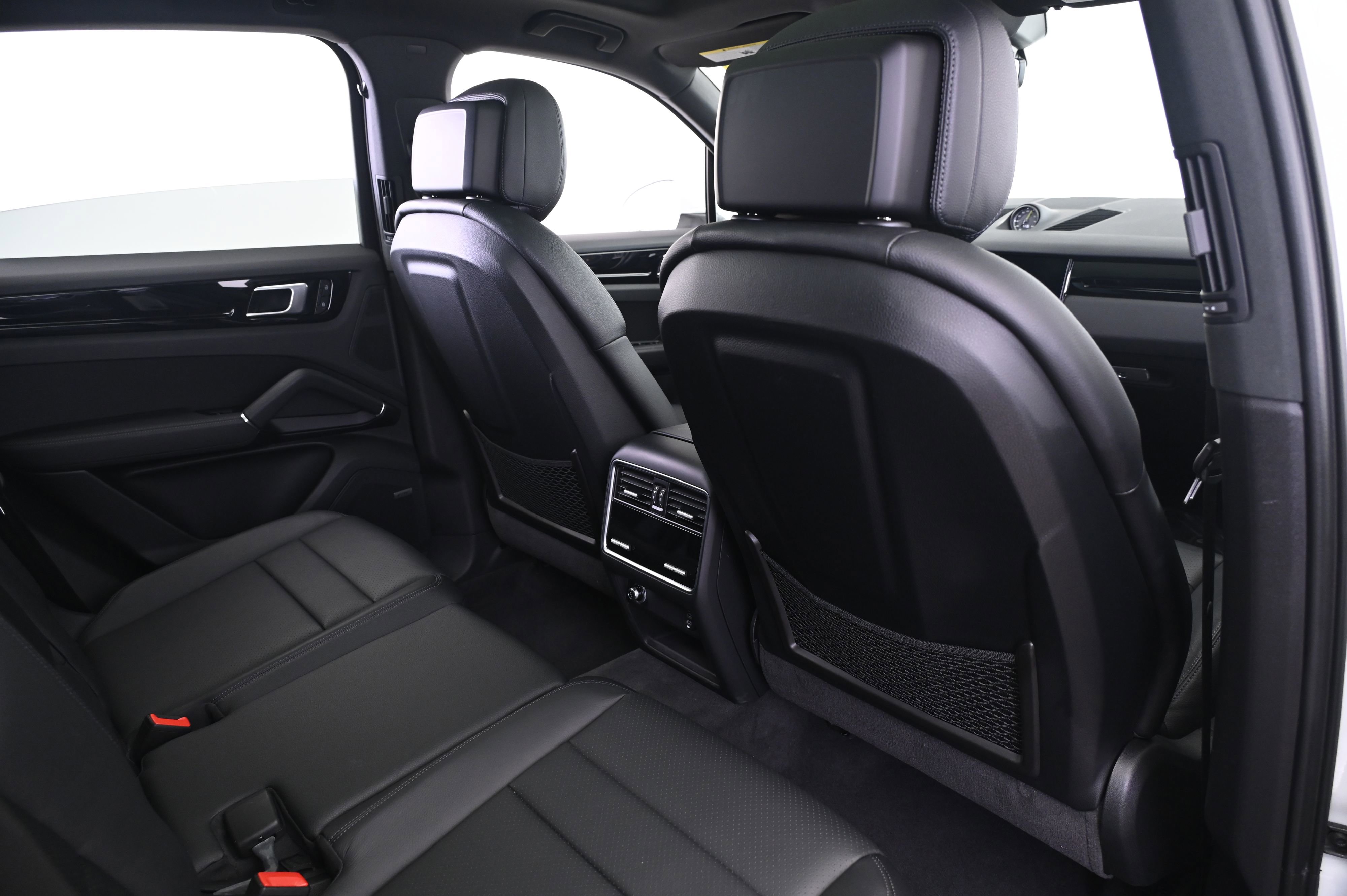 Certified 2022 Porsche Cayenne E-Hybrid image 17