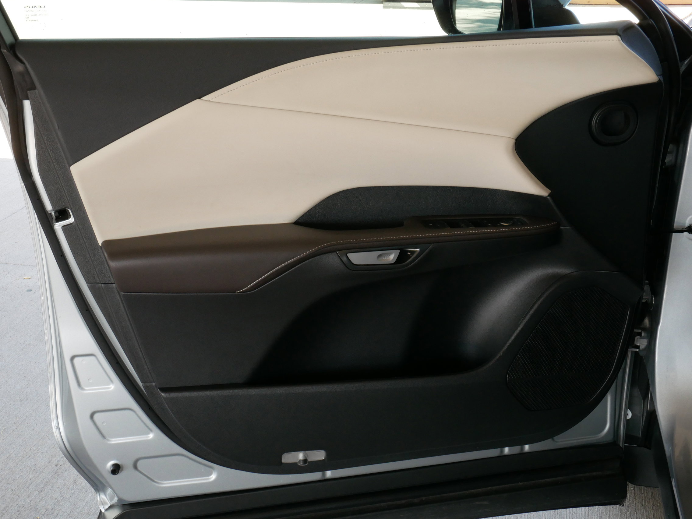 Used 2024 Lexus RX 350h w/ Convenience Package image 6