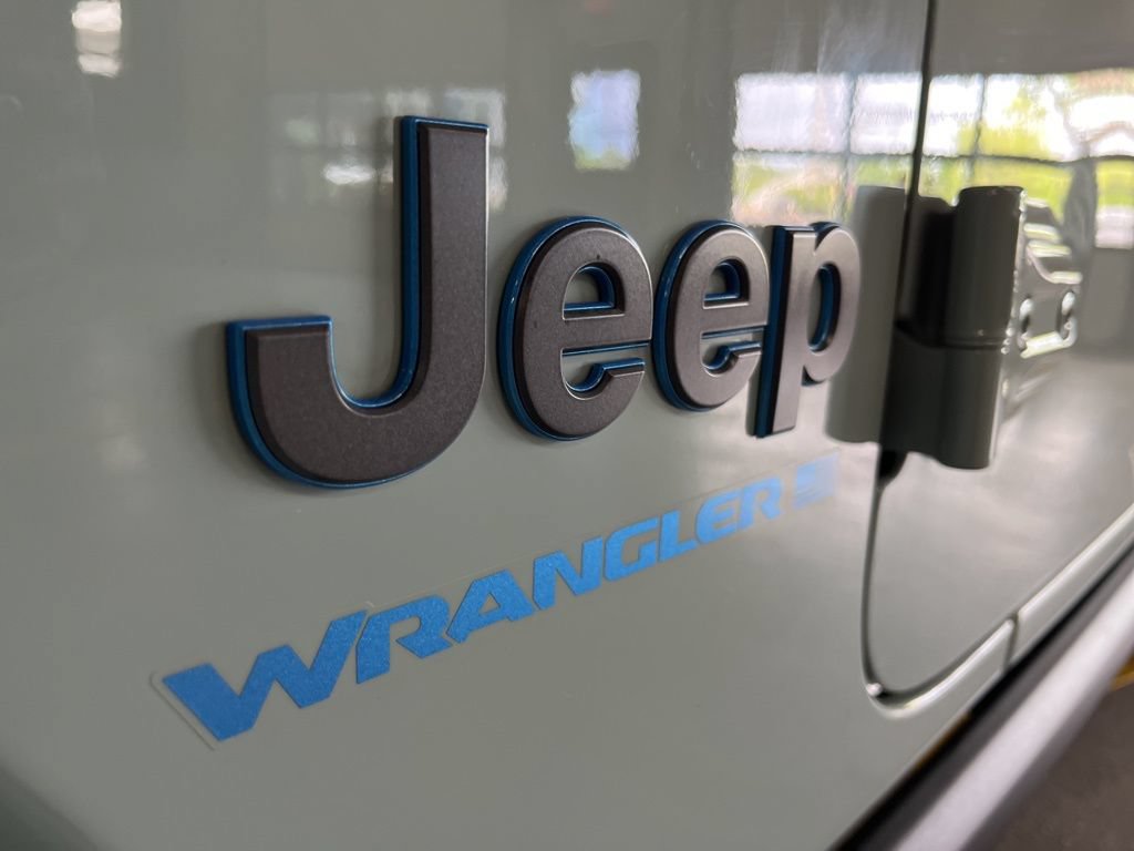 Used 2024 Jeep Wrangler Unlimited Rubicon 4xe AWD/4WD image 14