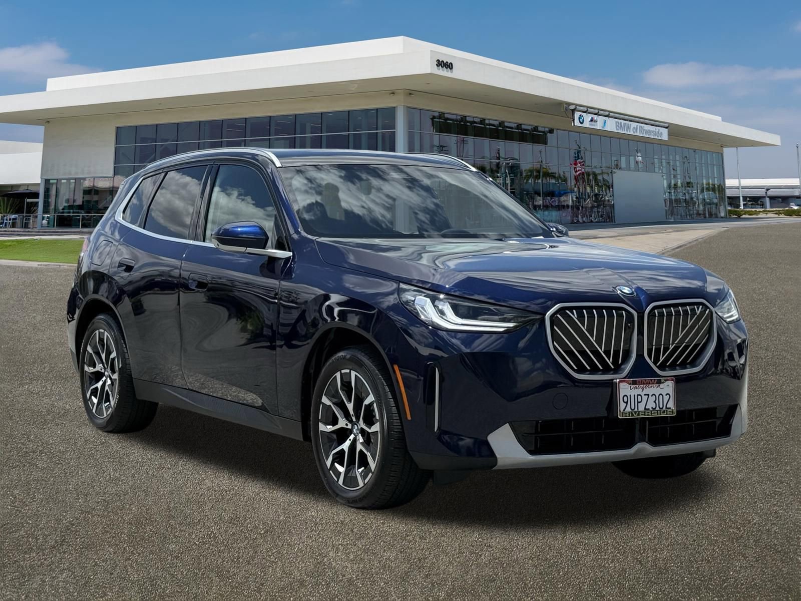 Used 2026 BMW X3 xDrive30i w/ Premium Package AWD/4WD image 2