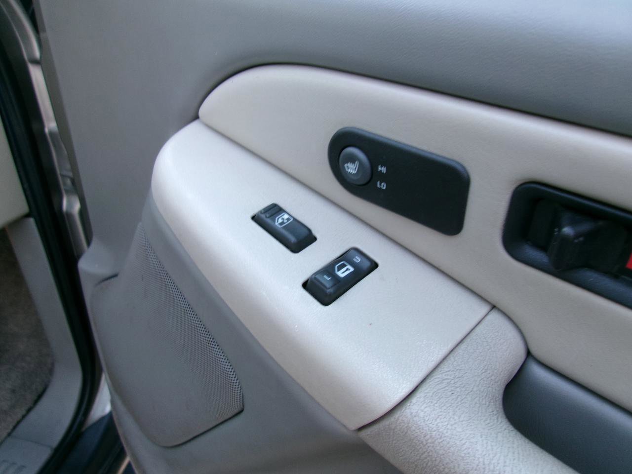 Used 2001 Chevrolet Suburban LT w/ LT Preferred Equipment Group image 5