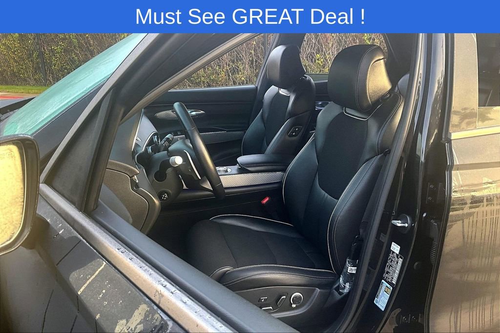 Used 2025 Genesis GV70 3.5T Sport image 32
