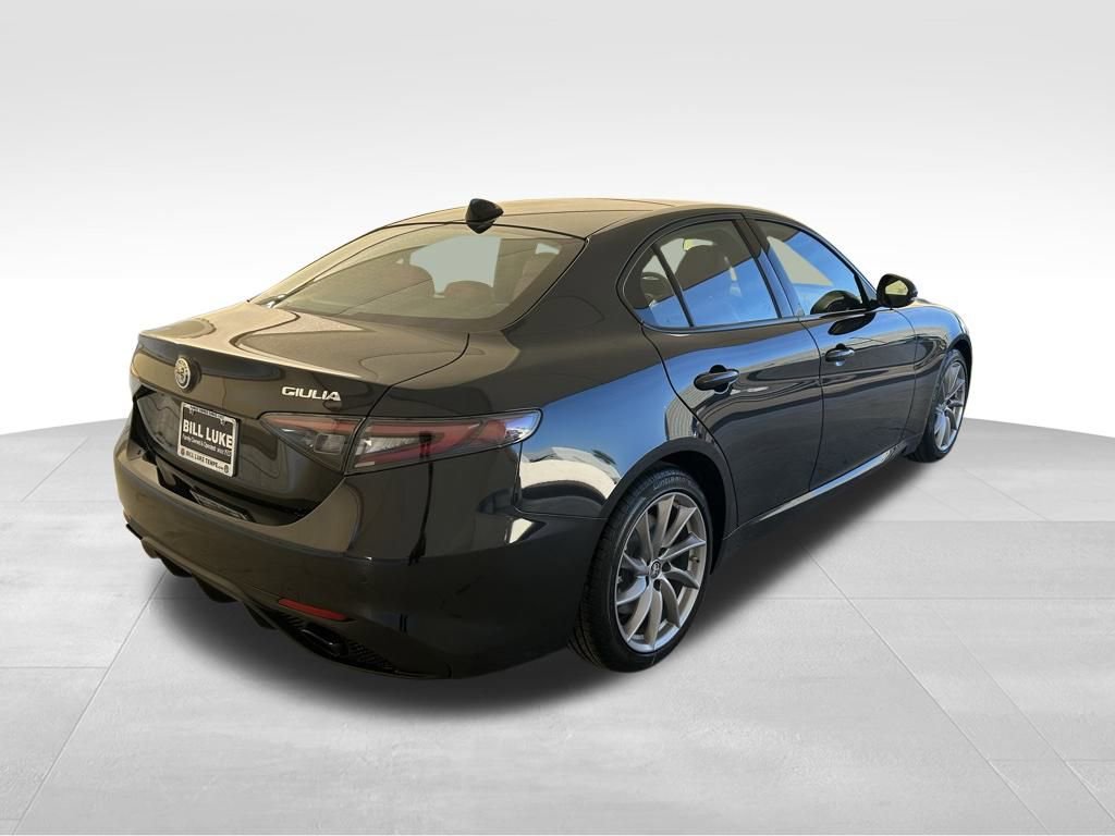 New 2025 Alfa Romeo Giulia image 5