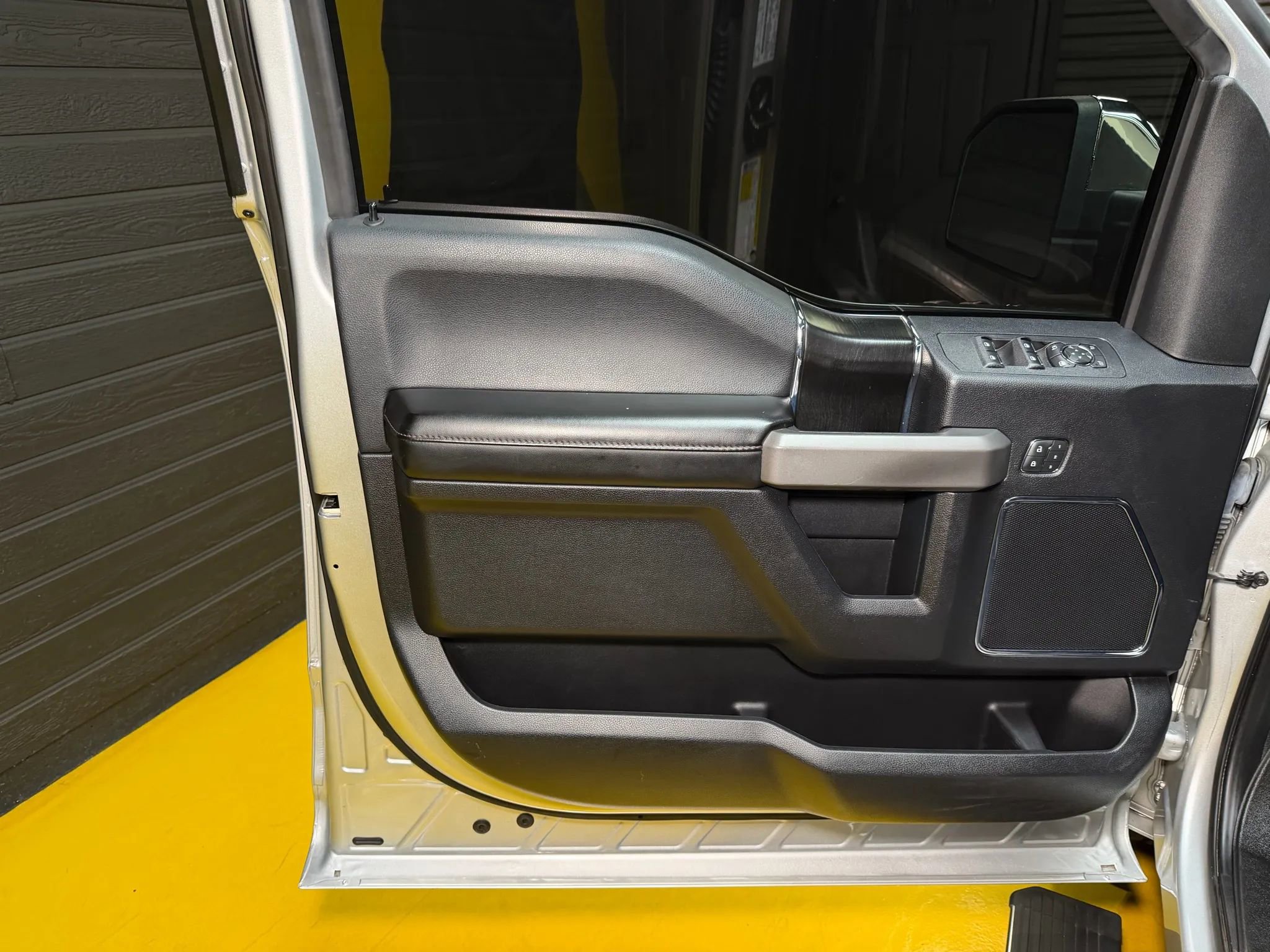 Used 2019 Ford F150 Platinum image 34