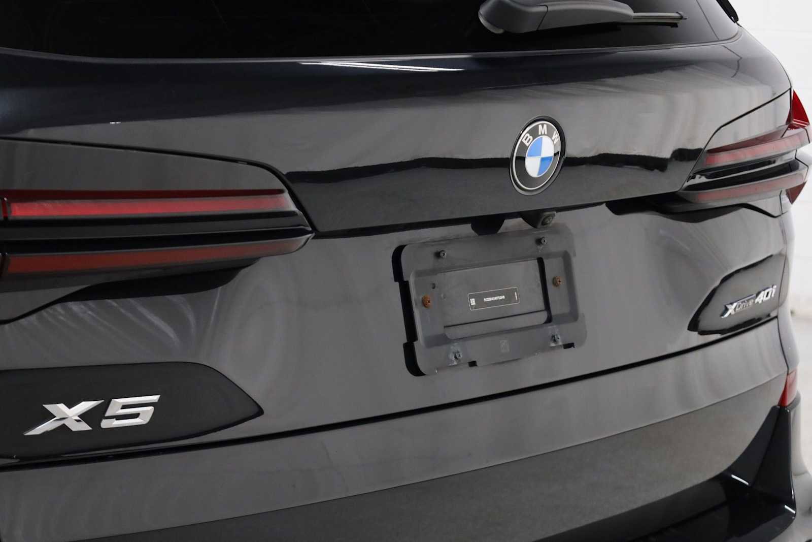 Used 2024 BMW X5 xDrive40i w/ M Sport Package image 8