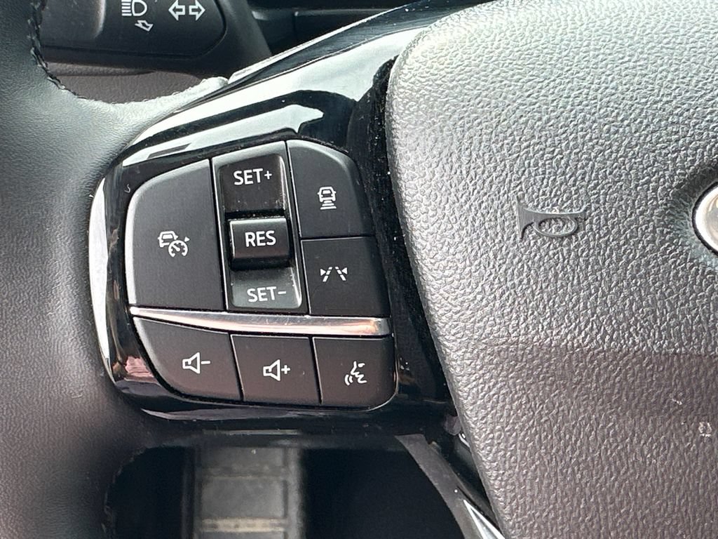 Used 2025 Ford Escape Platinum AWD/4WD image 24