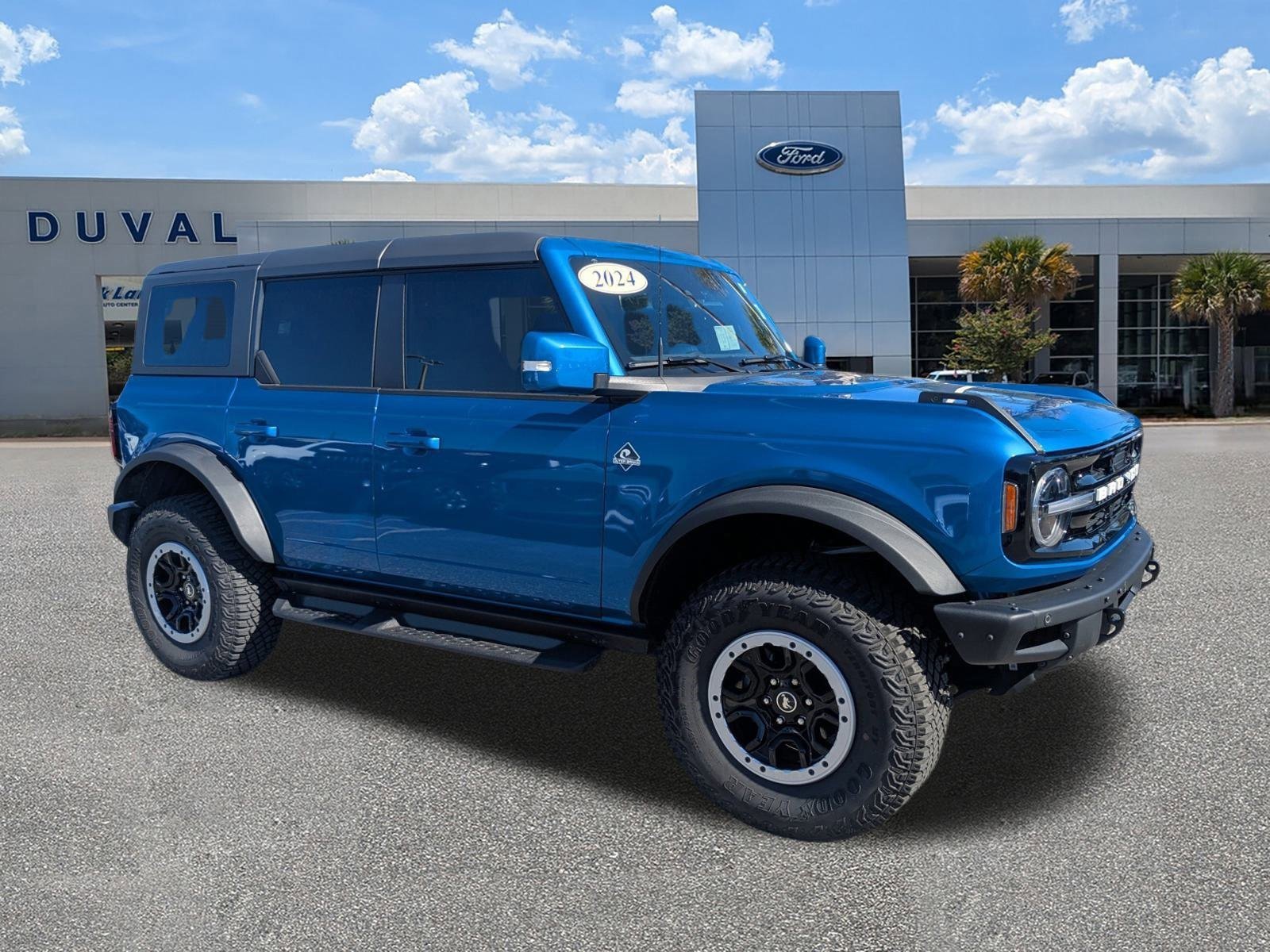 Certified 2024 Ford Bronco Outer Banks w/ Sasquatch Package image 2