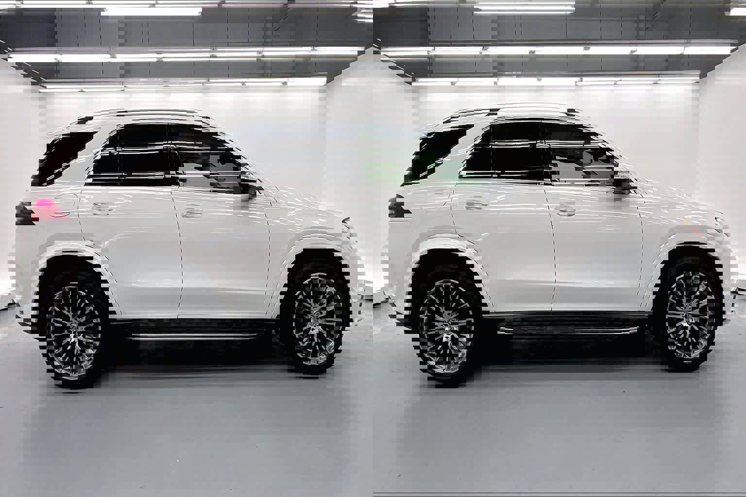 Used 2024 Mercedes-Benz GLE 450e 4MATIC image 5