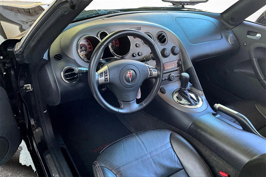 Used 2008 Pontiac Solstice GXP w/ Premium Package image 13
