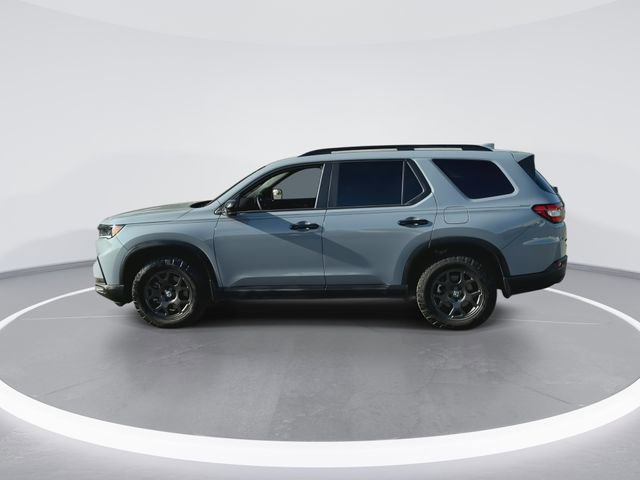 Used 2025 Honda Pilot TrailSport image 6