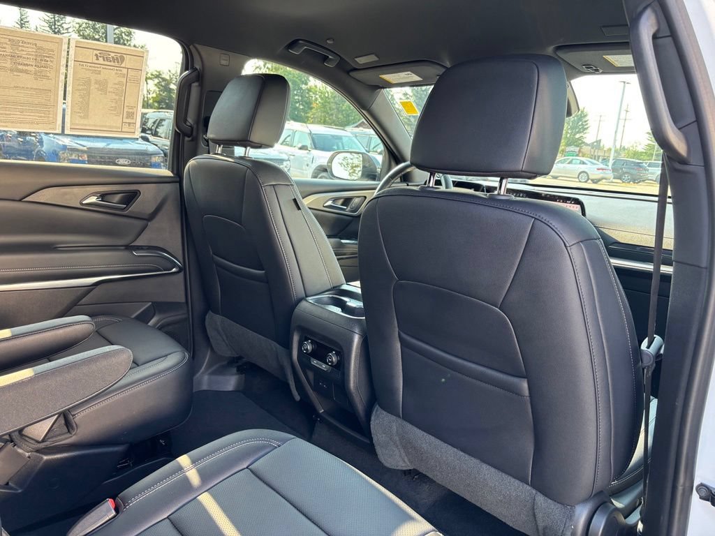 Used 2026 Chevrolet Traverse LT AWD/4WD image 18