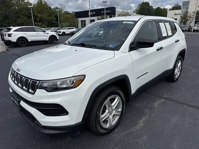 Used 2023 Jeep Compass Sport AWD/4WD image 4