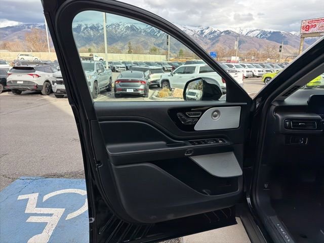 Used 2025 Lincoln Aviator Reserve w/ Equipment Group 201A image 10