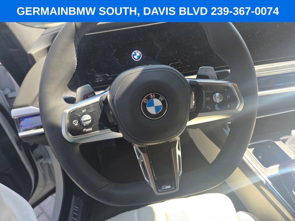 Certified 2025 BMW 760i xDrive AWD/4WD image 33
