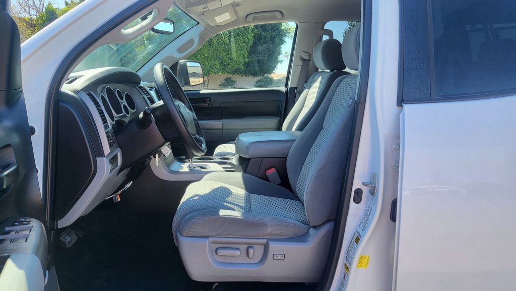 Used 2013 Toyota Tundra 4x4 Double Cab w/ SR5 Pkg image 24