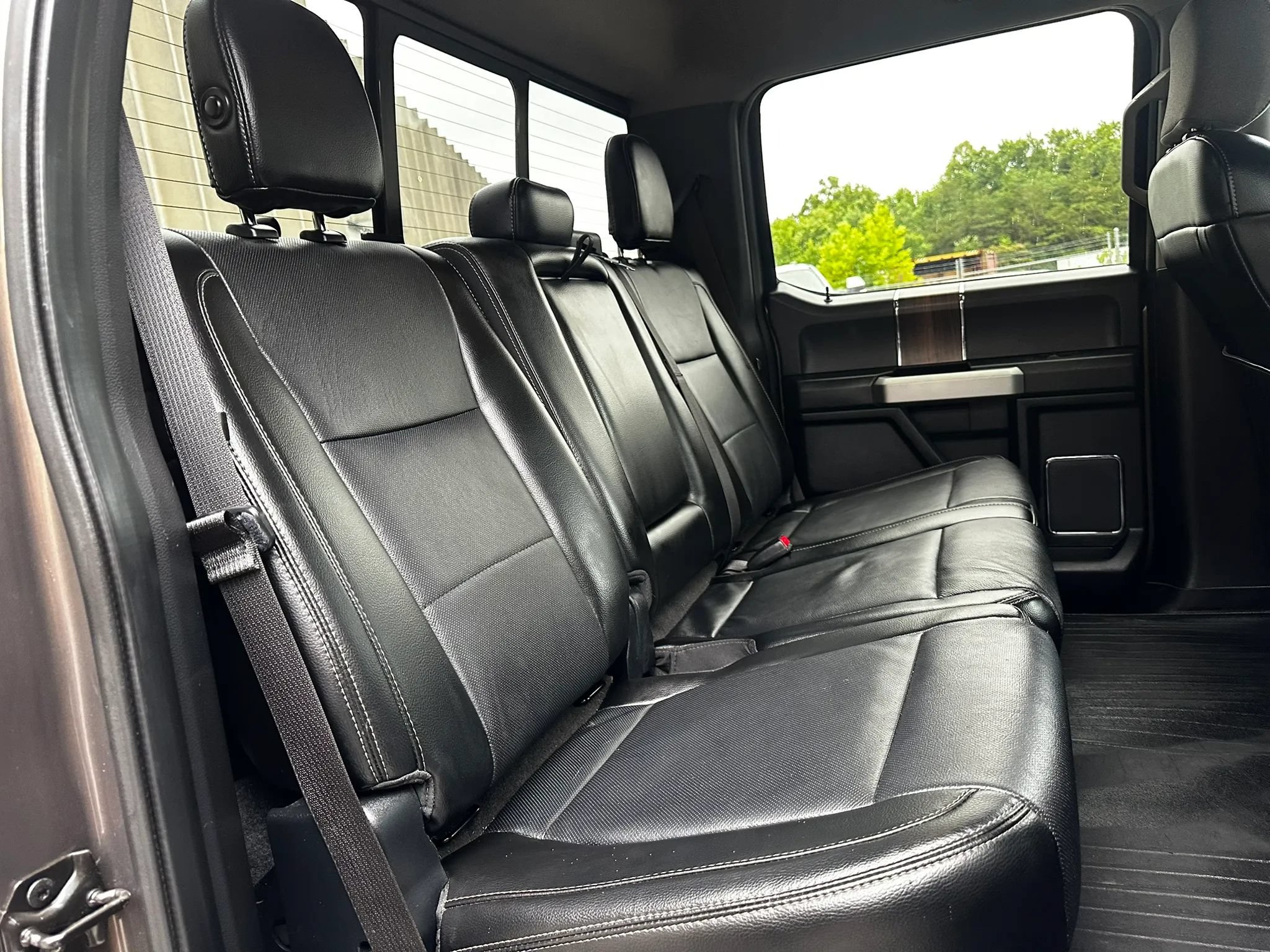 Used 2015 Ford F150 Lariat w/ Equipment Group 502A Luxury AWD/4WD image 35