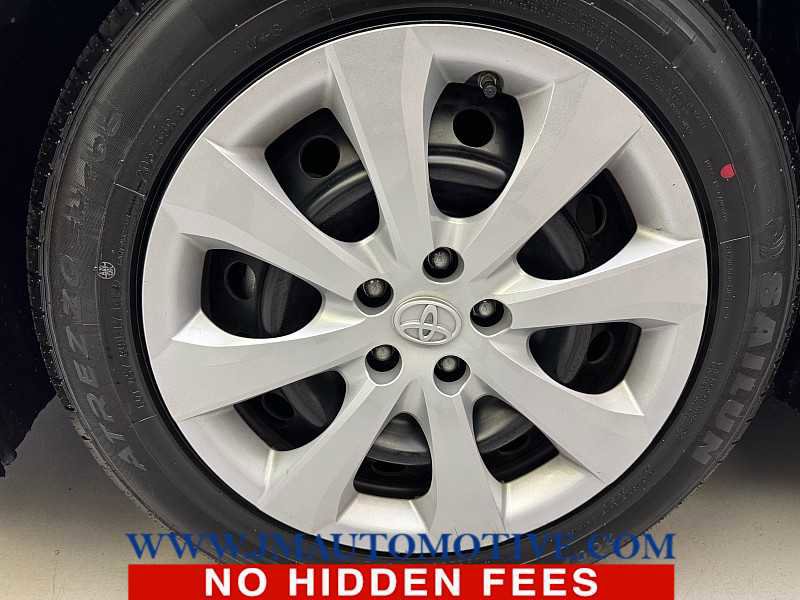 Used 2023 Toyota Corolla LE image 9