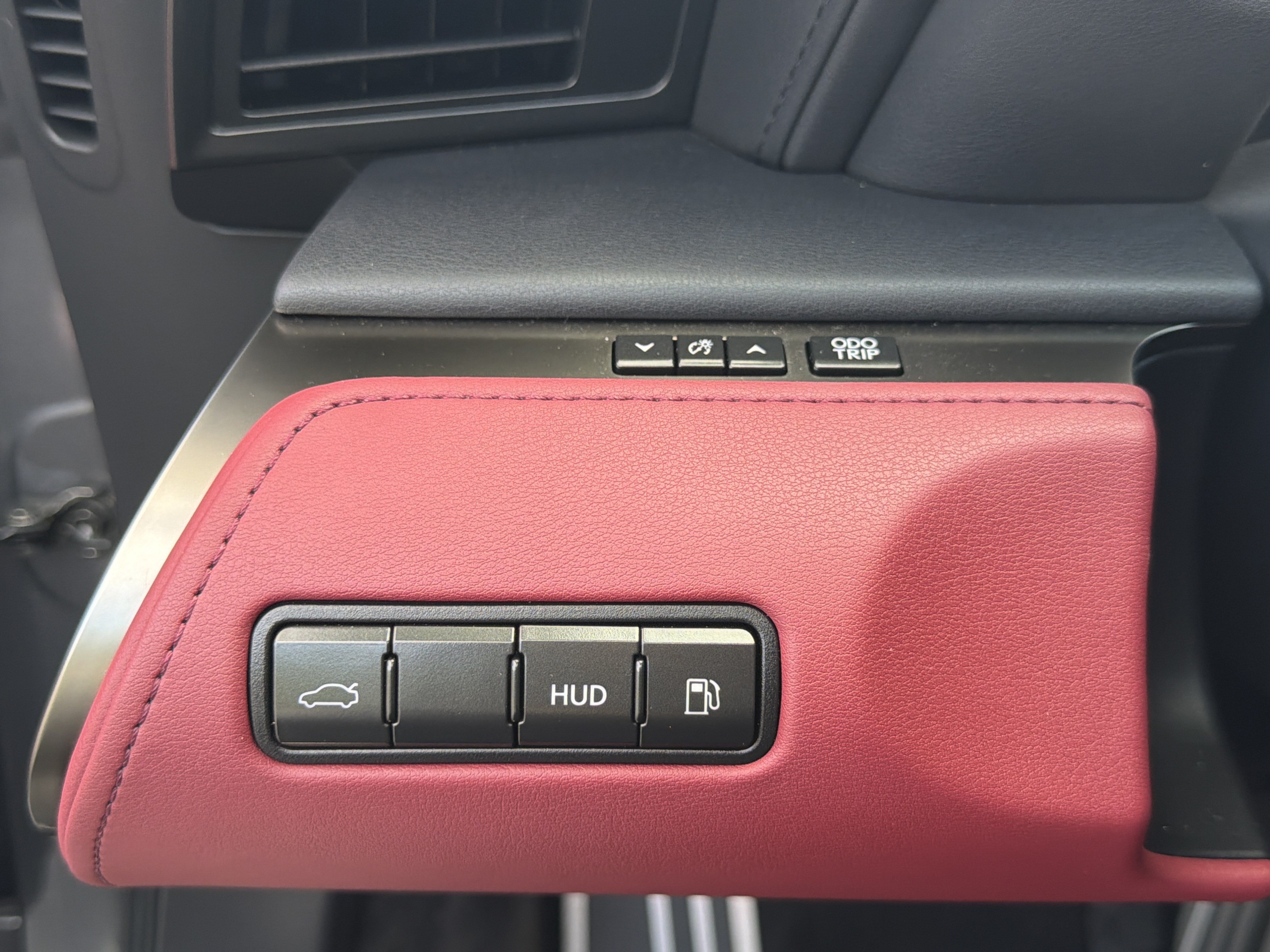 Used 2024 Lexus LC 500 Convertible w/ Touring Package RWD image 27