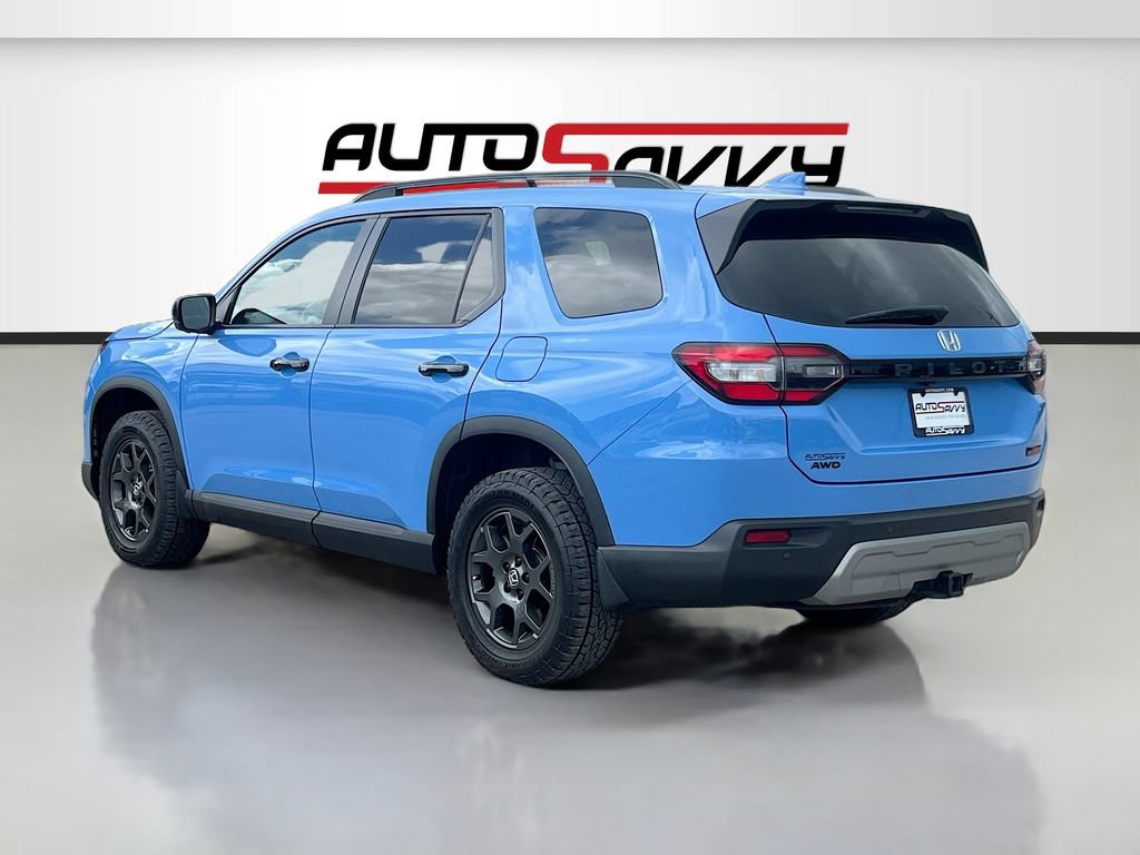 Used 2025 Honda Pilot TrailSport image 5