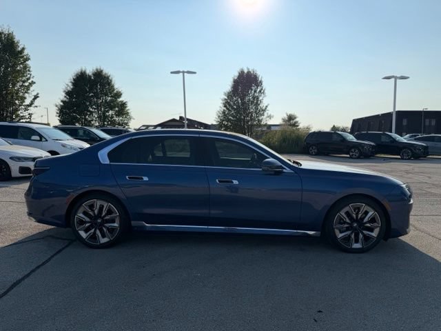Used 2023 BMW i7 xDrive60 w/ Executive Package 2 AWD/4WD image 4