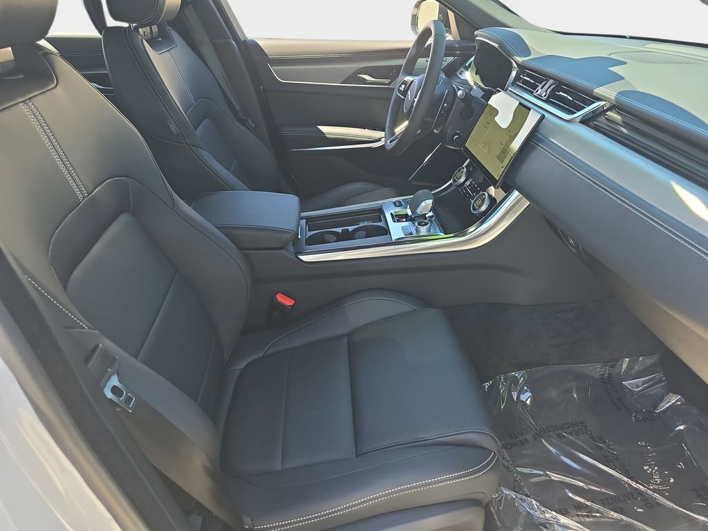 Certified 2024 Jaguar XF R-Dynamic SE AWD/4WD image 10