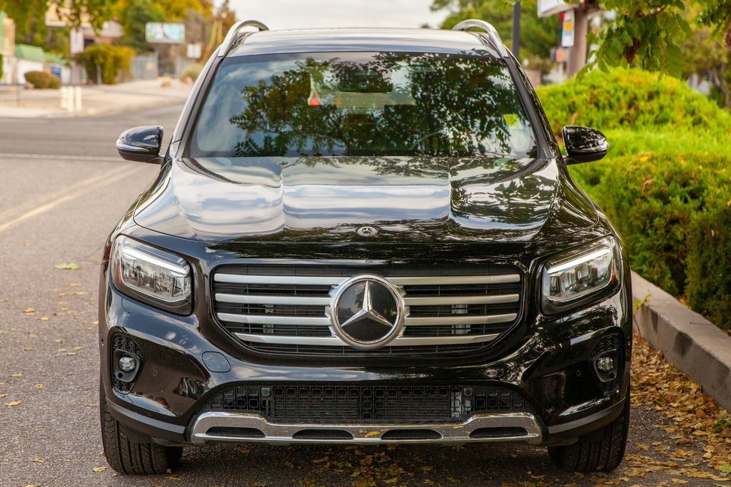 Used 2024 Mercedes-Benz GLB 250 image 3