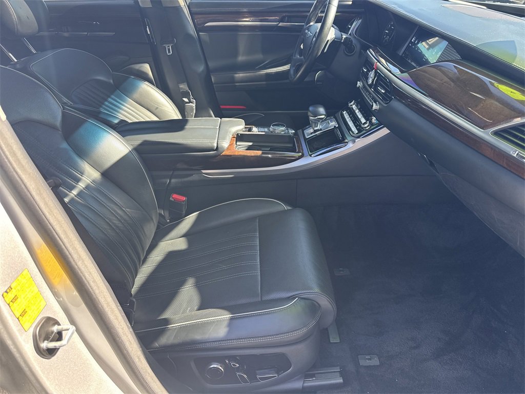 Used 2019 Genesis G90 3.3T Premium image 13