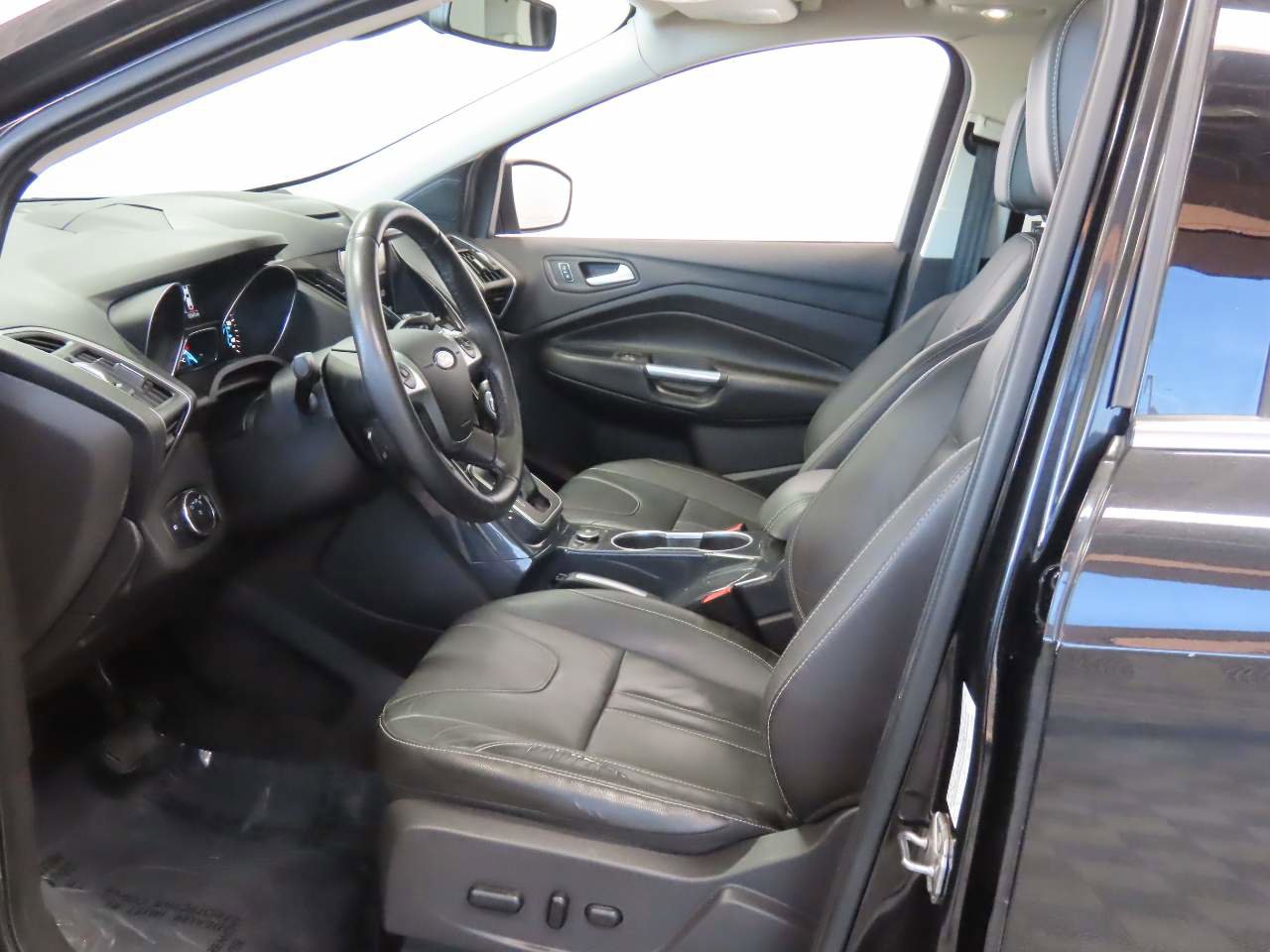 Used 2013 Ford Escape Titanium w/ Parking Technology Pkg image 15