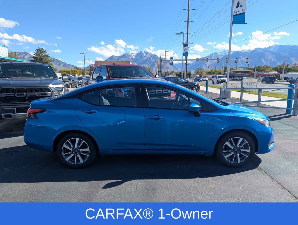 Used 2024 Nissan Versa SV image 2