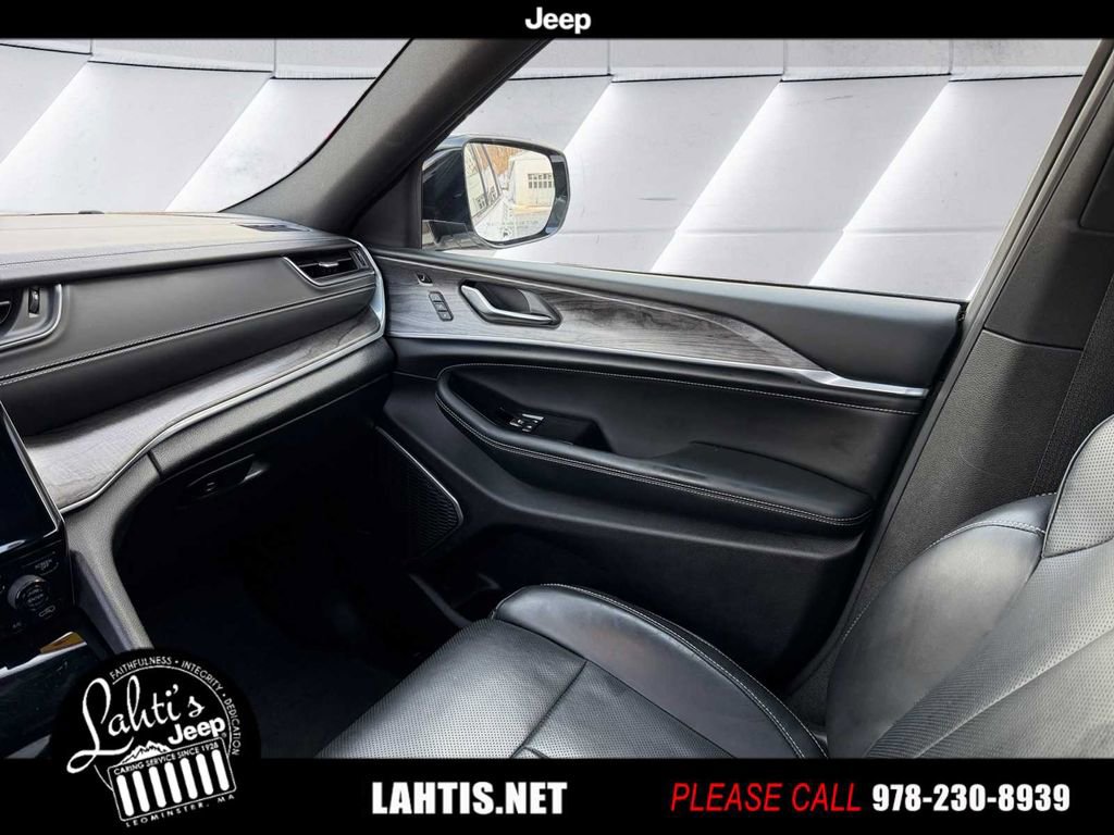 Certified 2023 Jeep Grand Cherokee Overland w/ Adv Protech Group III image 10