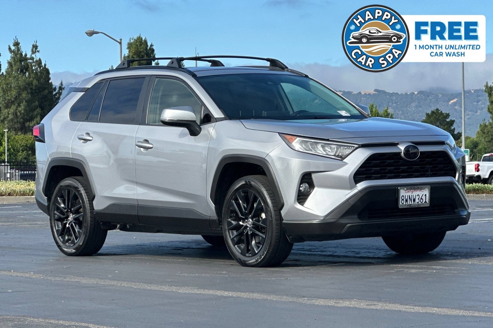 Used 2020 Toyota RAV4 XLE Premium FWD image 1