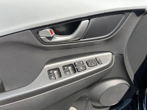 Used 2018 Hyundai Kona Limited AWD/4WD image 15