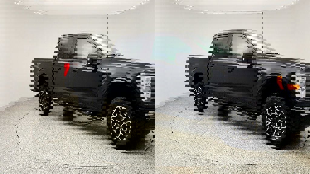 Used 2023 Ford F150 XLT w/ Equipment Group 302A High image 3