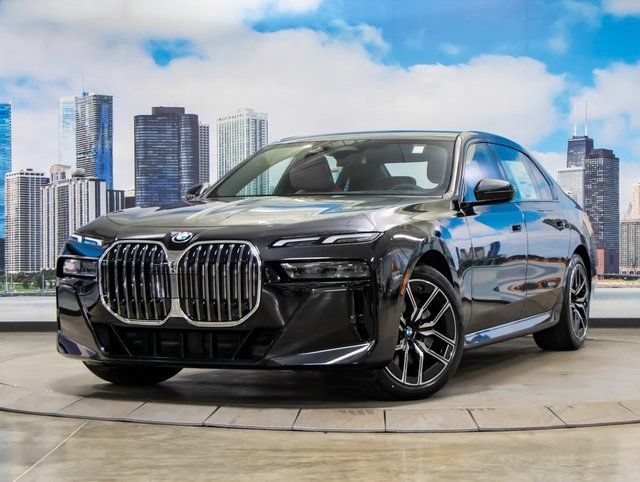 Used 2026 BMW 740i xDrive AWD/4WD image 2