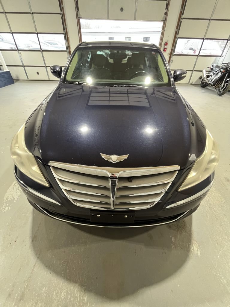 Used 2012 Hyundai Genesis 3.8 image 3