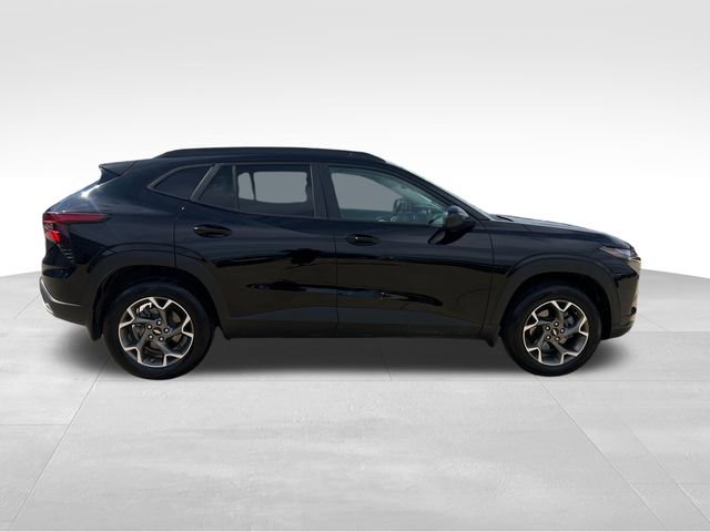 Used 2025 Chevrolet Trax LT w/ Driver Confidence Package FWD image 8