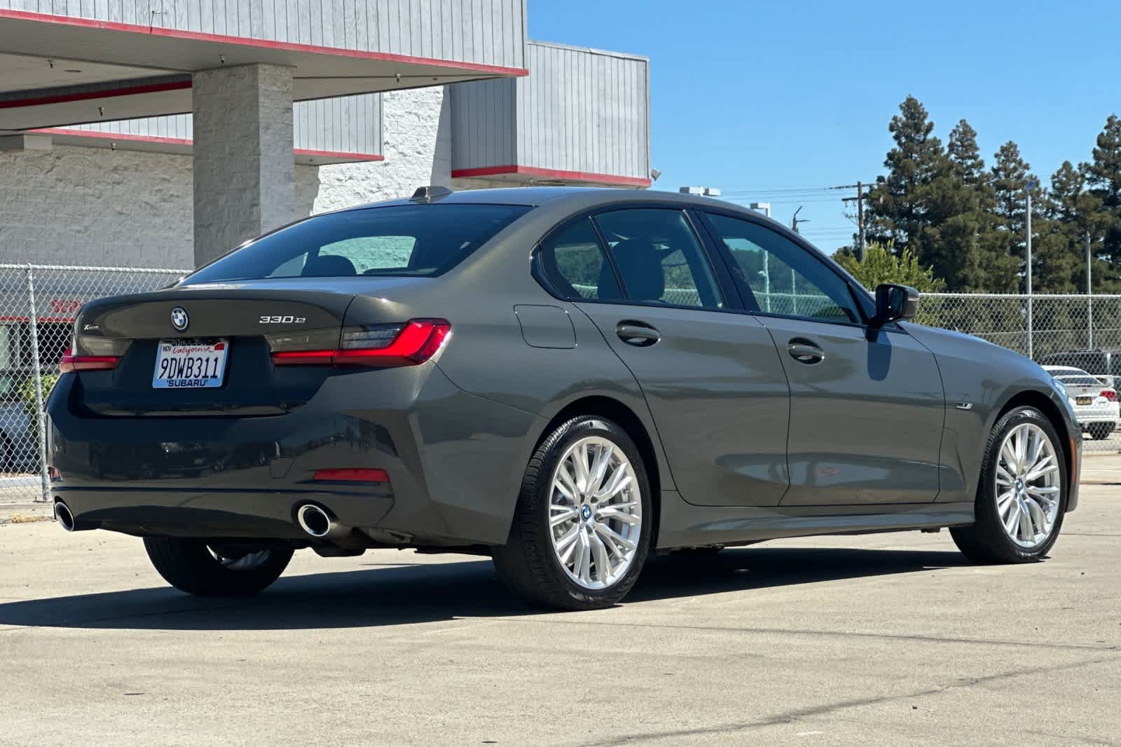 Used 2023 BMW 330e xDrive w/ Premium Package AWD/4WD image 3