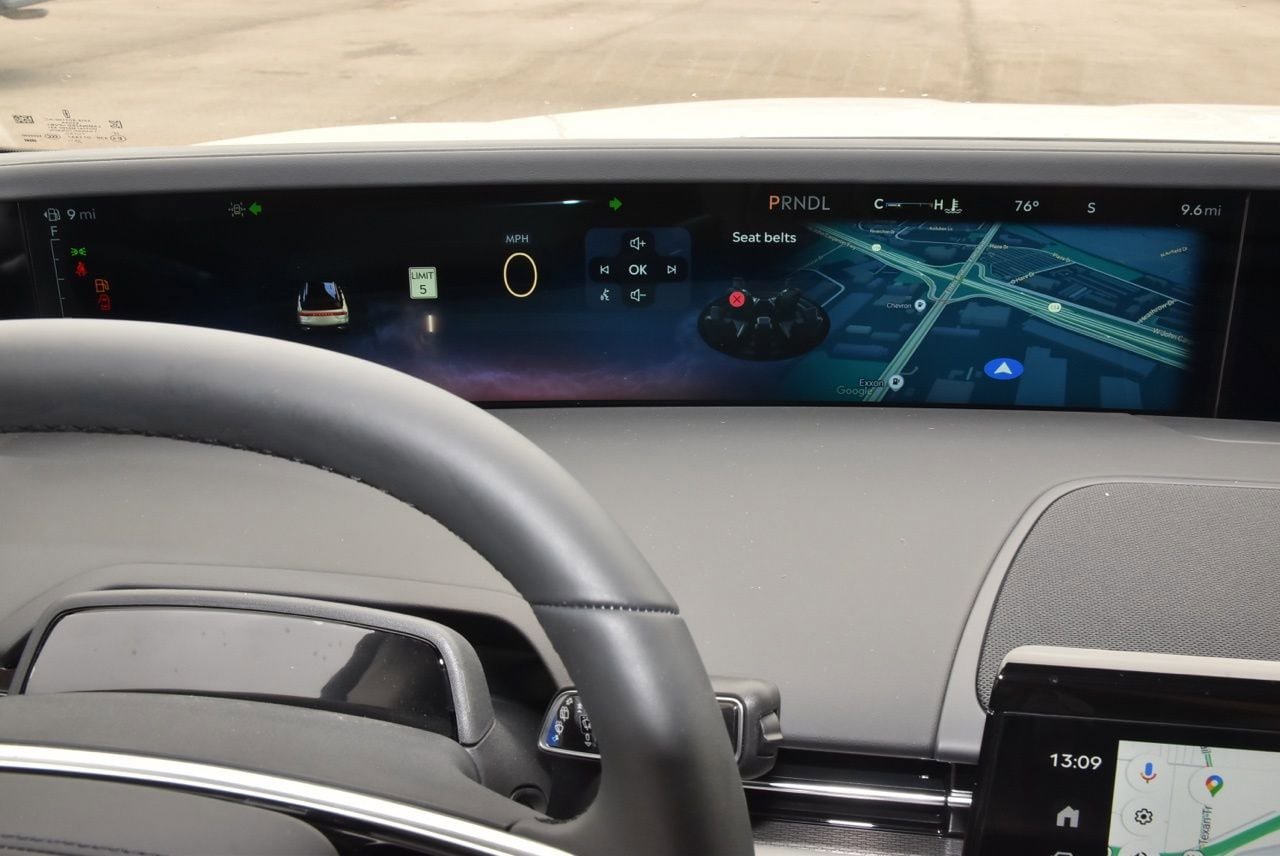New 2026 Lincoln Nautilus Premier AWD/4WD image 33