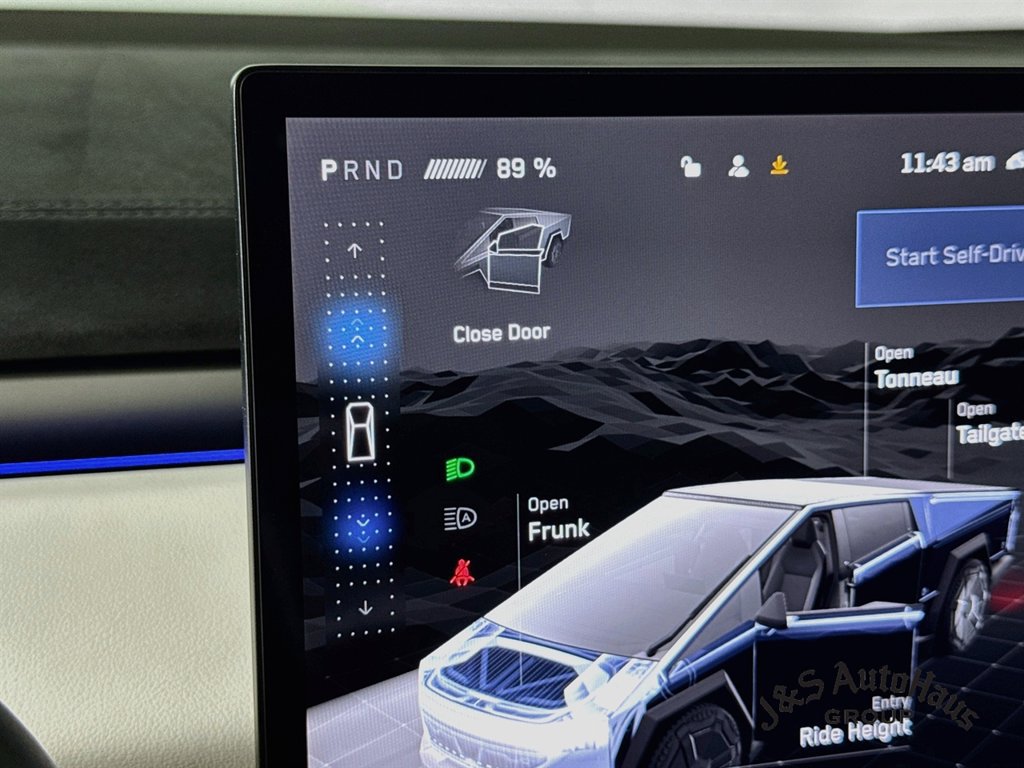 Used 2024 Tesla Cybertruck Cyberbeast AWD/4WD image 22