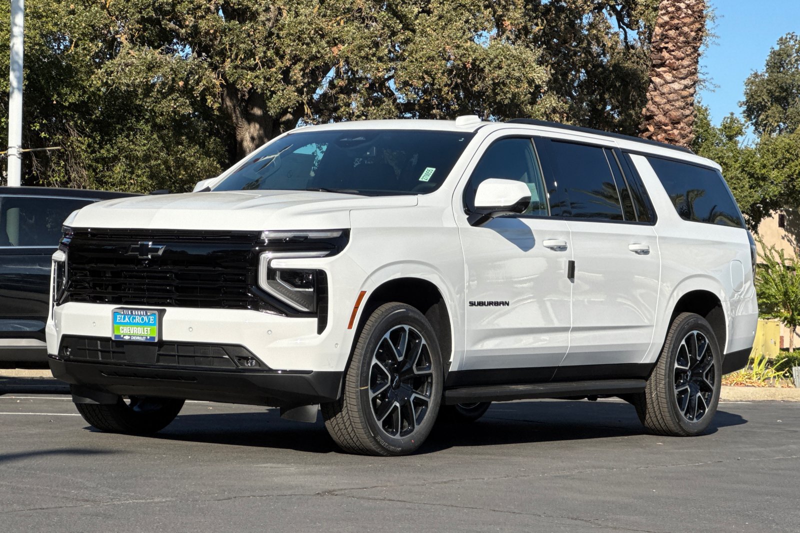 New 2027 Chevrolet Suburban RST w/ Comfort Package AWD/4WD image 7