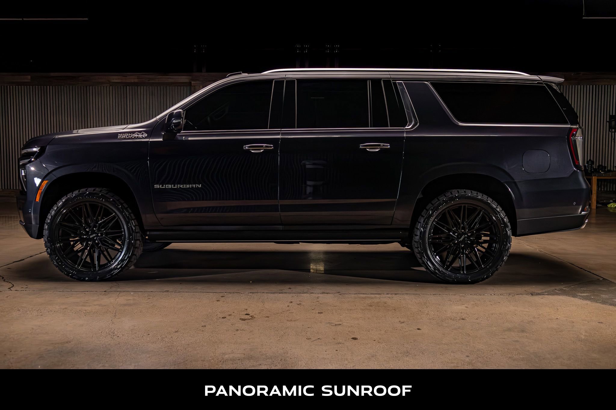 Used 2025 Chevrolet Suburban High Country AWD/4WD image 6