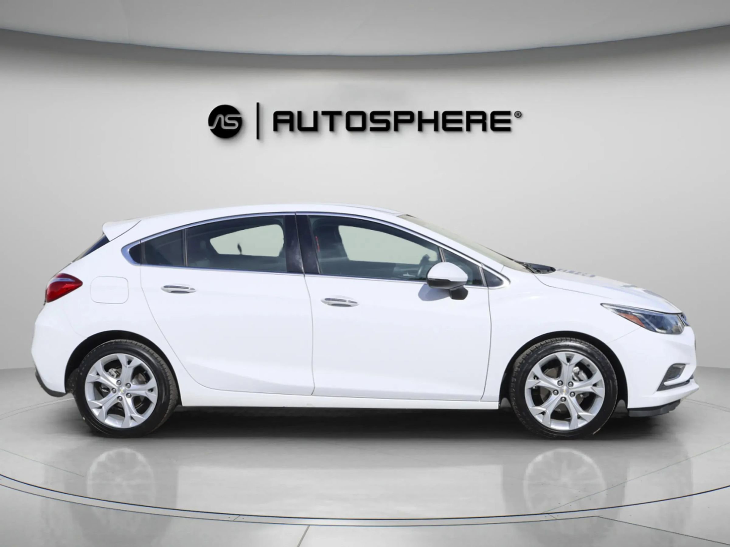 Used 2017 Chevrolet Cruze Premier image 11