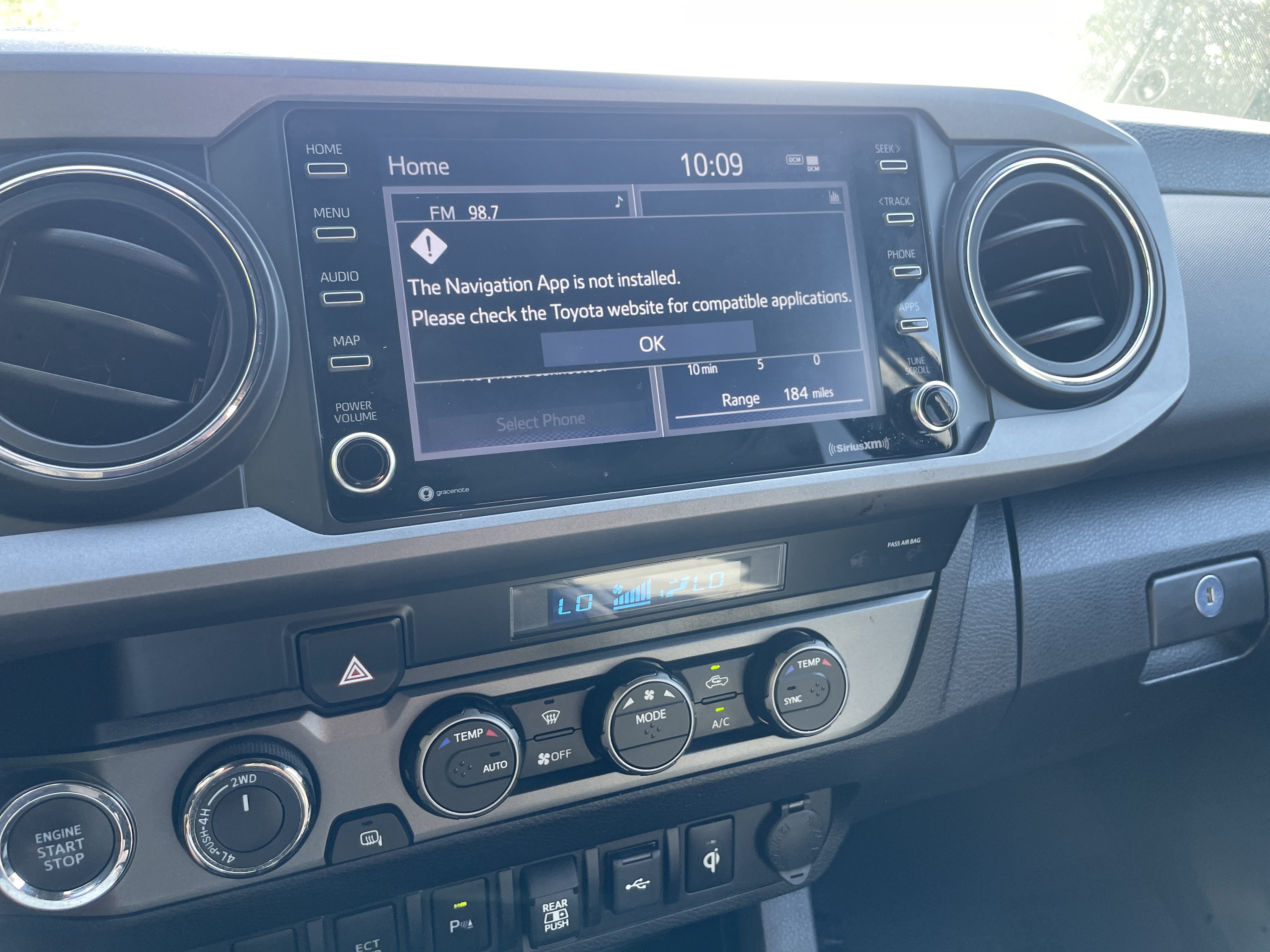 Used 2022 Toyota Tacoma TRD Sport w/ Technology Package AWD/4WD image 23