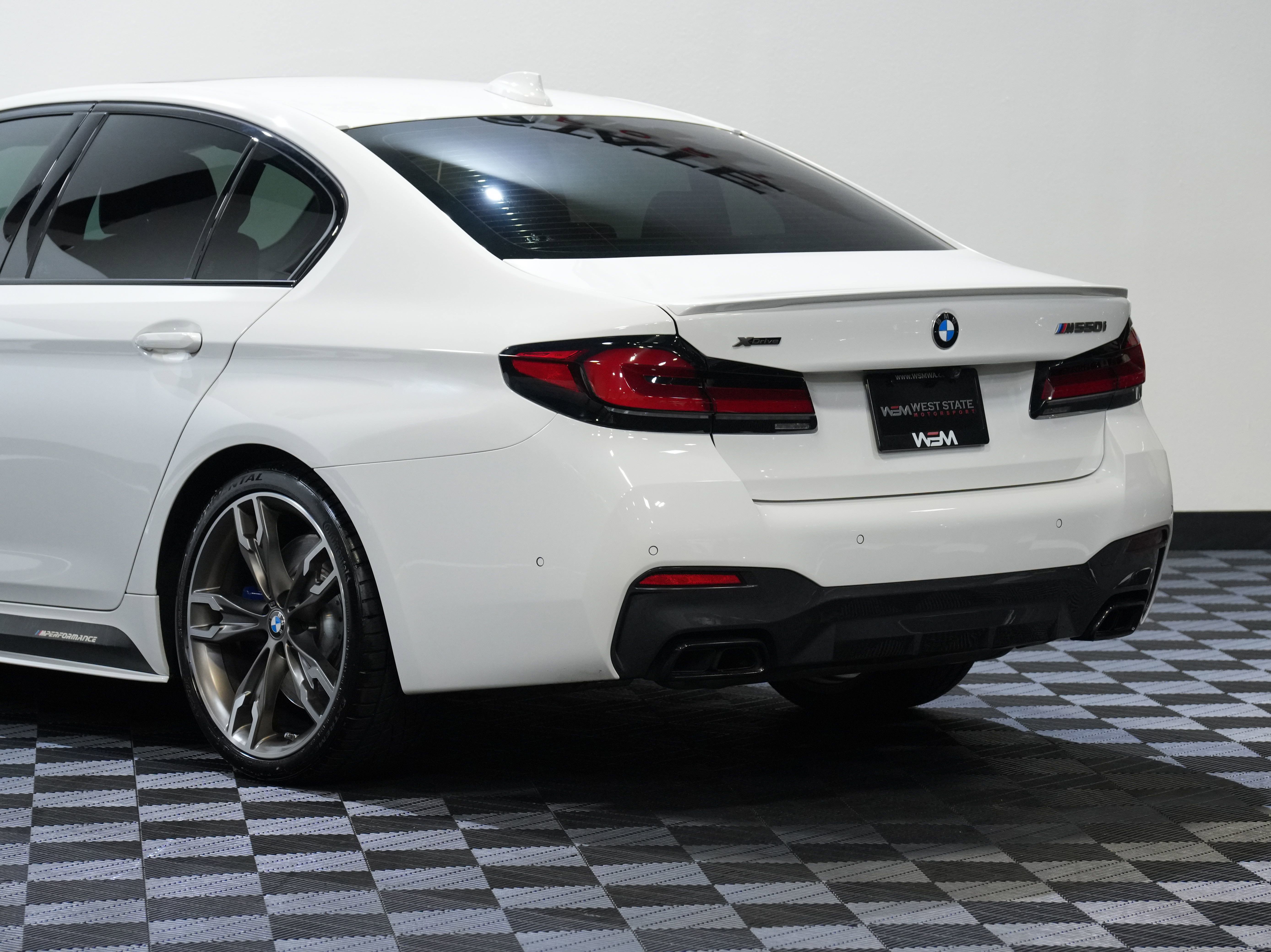 Used 2021 BMW M550i xDrive w/ Executive Package AWD/4WD image 16